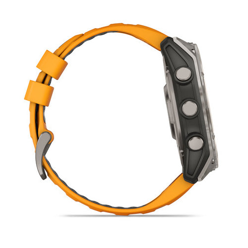 Garmin Fenix 8 - 51 مم، شاشة Amoled، زجاج ياقوتي (Sapphire) مع إطار تيتانيوم وسوار سيليكون باللون البرتقالي المتوهج والرمادي الداكن