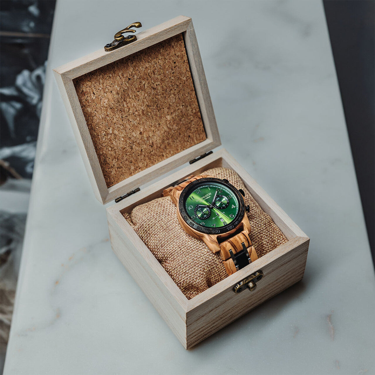 Forest discount quartz watch