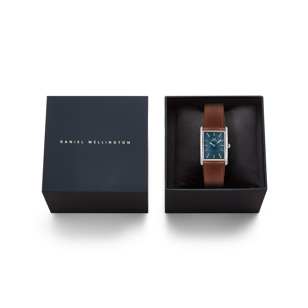Daniel Wellington  Ladies Watch Blue Dial Silver Tone Case Quartz