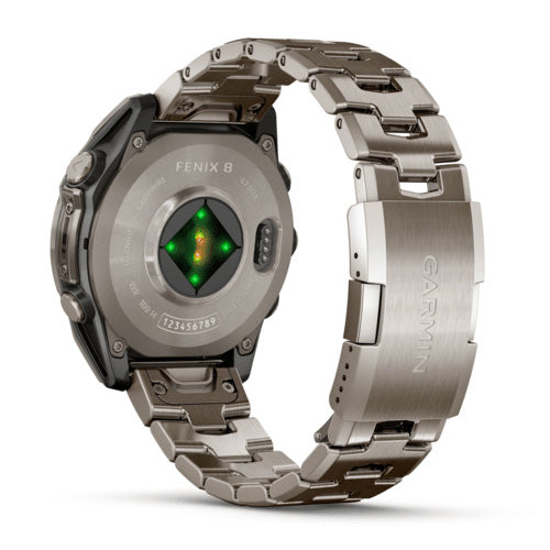 Garmin Fenix 8 - 47 ملم، شاشة AMOLED، زجاج ياقوتي، إطار تيتانيوم بلون غرافيتي مع سوار تيتانيوم بالإضافة إلى سوار سيليكون بلون غرافيتي
