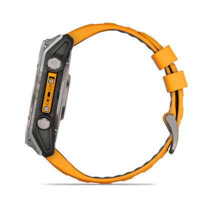 Garmin Fenix 8 - 51 مم، شاشة Amoled، زجاج ياقوتي (Sapphire) مع إطار تيتانيوم وسوار سيليكون باللون البرتقالي المتوهج والرمادي الداكن