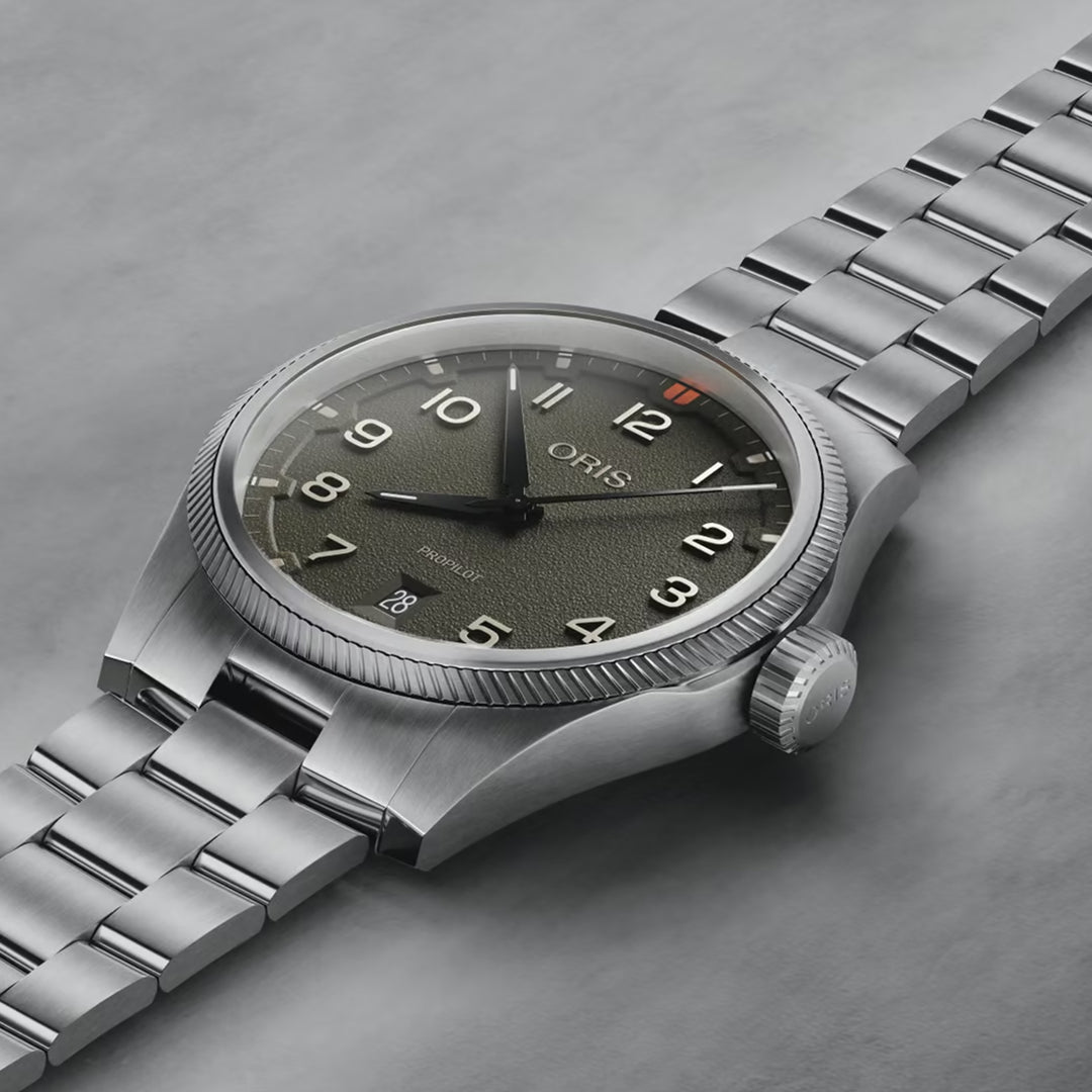 Oris Men's Pro Pilot Silver Tone Case  Green Dial Automatic Watch