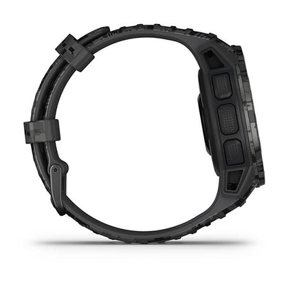ساعة Garmin Instinct Solar ذات الإصدار المموه (Camo Edition)، مزودة بحزام سيليكون رمادي مموه وشاشة ملونة بالكامل.