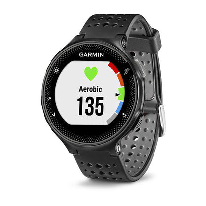 ساعة Garmin Forerunner 235 بشاشة ملونة كاملة وسوار سيليكون باللون الأسود/الرمادي