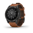 ساعة Garmin Epix Gen 2 باللون الأسود الكربوني الرمادي مع إطار من التيتانيوم المطلي بالكربون الشبيه بالألماس (DLC) وحزام جلدي وشاشة ملونة بالكامل