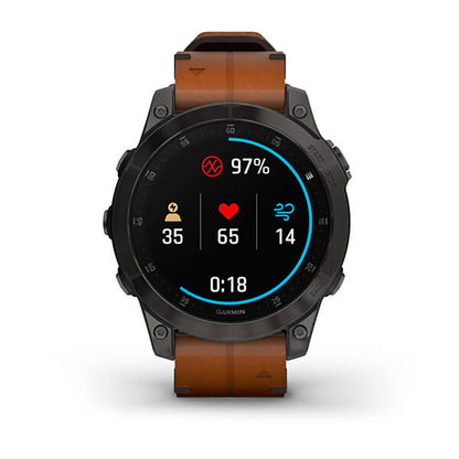 ساعة Garmin Epix Gen 2 باللون الأسود الكربوني الرمادي مع إطار من التيتانيوم المطلي بالكربون الشبيه بالألماس (DLC) وحزام جلدي وشاشة ملونة بالكامل