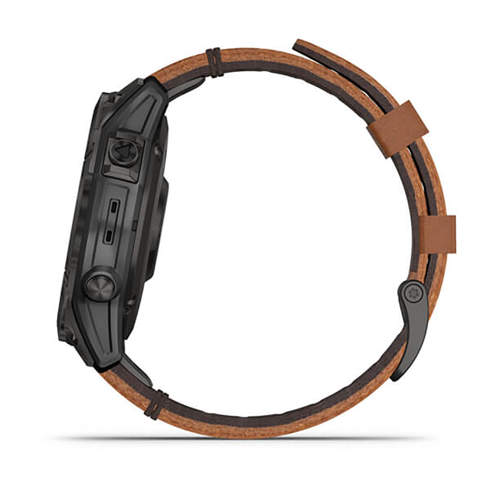 ساعة Garmin Epix Gen 2 باللون الأسود الكربوني الرمادي مع إطار من التيتانيوم المطلي بالكربون الشبيه بالألماس (DLC) وحزام جلدي وشاشة ملونة بالكامل
