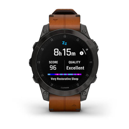 ساعة Garmin Epix Gen 2 باللون الأسود الكربوني الرمادي مع إطار من التيتانيوم المطلي بالكربون الشبيه بالألماس (DLC) وحزام جلدي وشاشة ملونة بالكامل