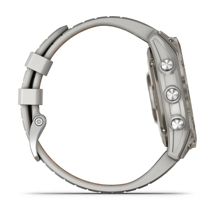 ساعة Garmin Fenix 7 Pro Sapphire Solar Edition من التيتانيوم باللون الرمادي الضبابي/البرتقالي الجمر بملء الشاشة