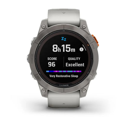 ساعة Garmin Fenix 7 Pro Sapphire Solar Edition من التيتانيوم باللون الرمادي الضبابي/البرتقالي الجمر بملء الشاشة