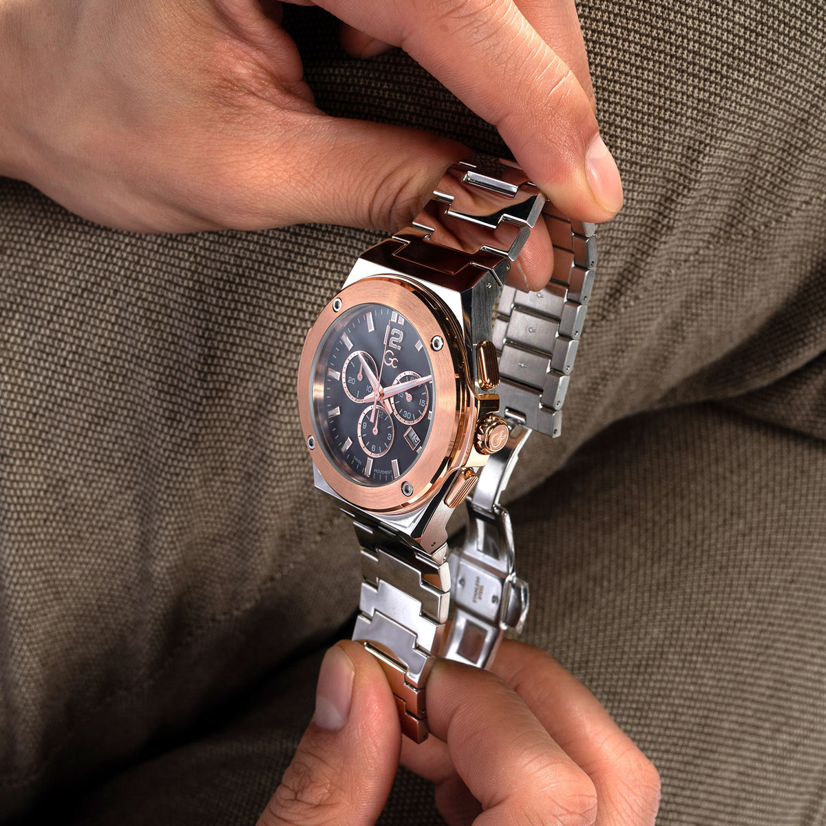 Gc Men's Watch Silver & Rose Gold Tone Case Quartz