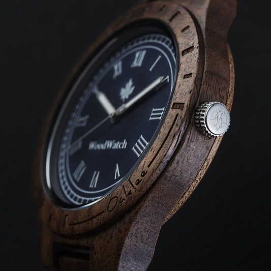 ساعة وود ووتش (Woodwatch) للرجال، إصدار أوكلي مارينر، تعمل بحركة الكوارتز